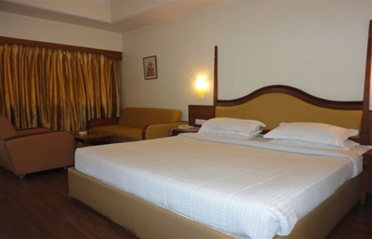 Nahar Nilgiris club class double room